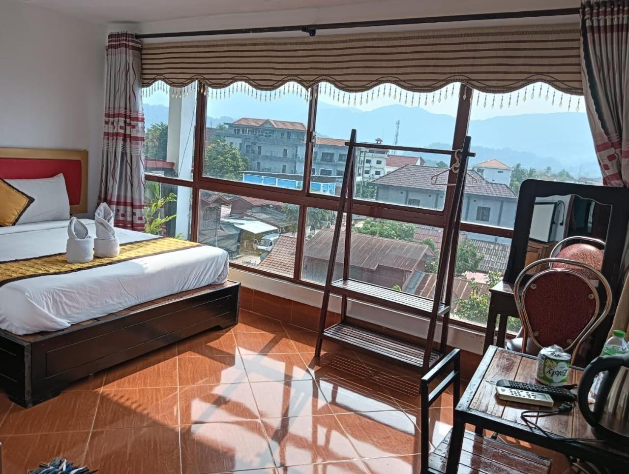 Bountang Riverside Hotel Vang Vieng Exterior photo