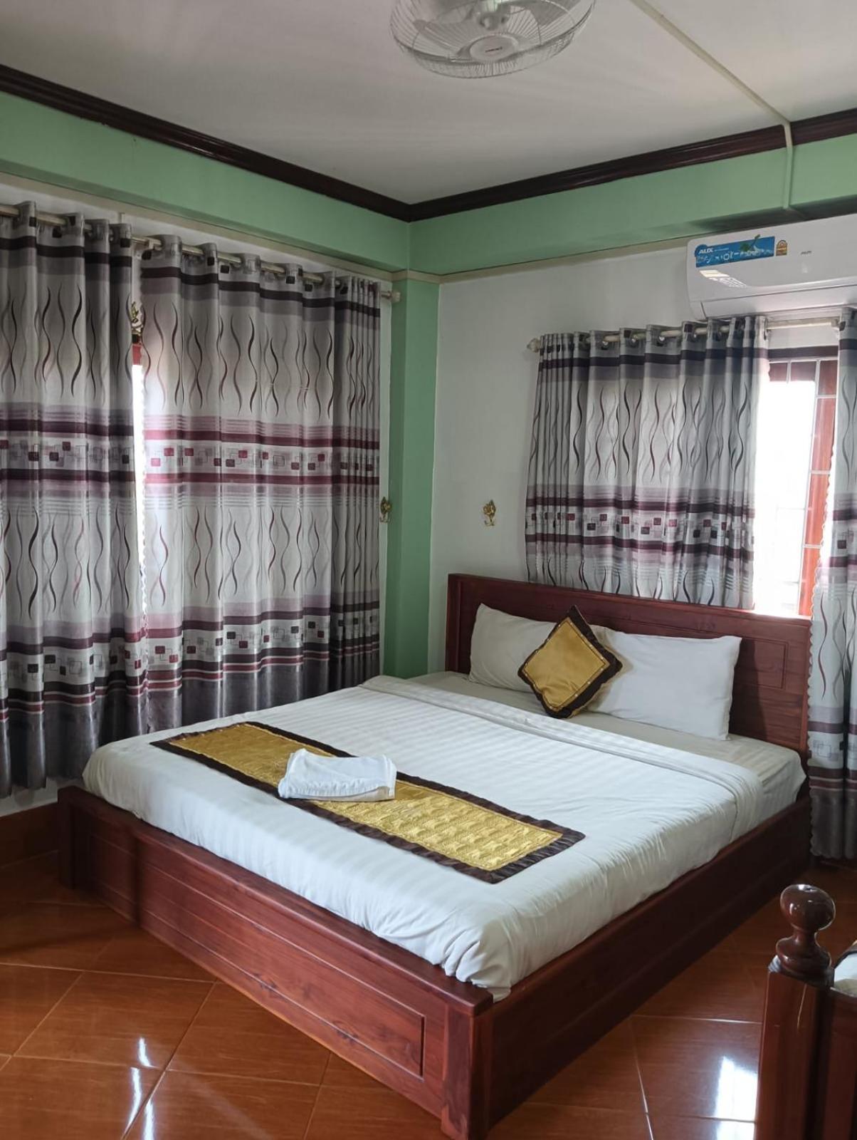Bountang Riverside Hotel Vang Vieng Exterior photo
