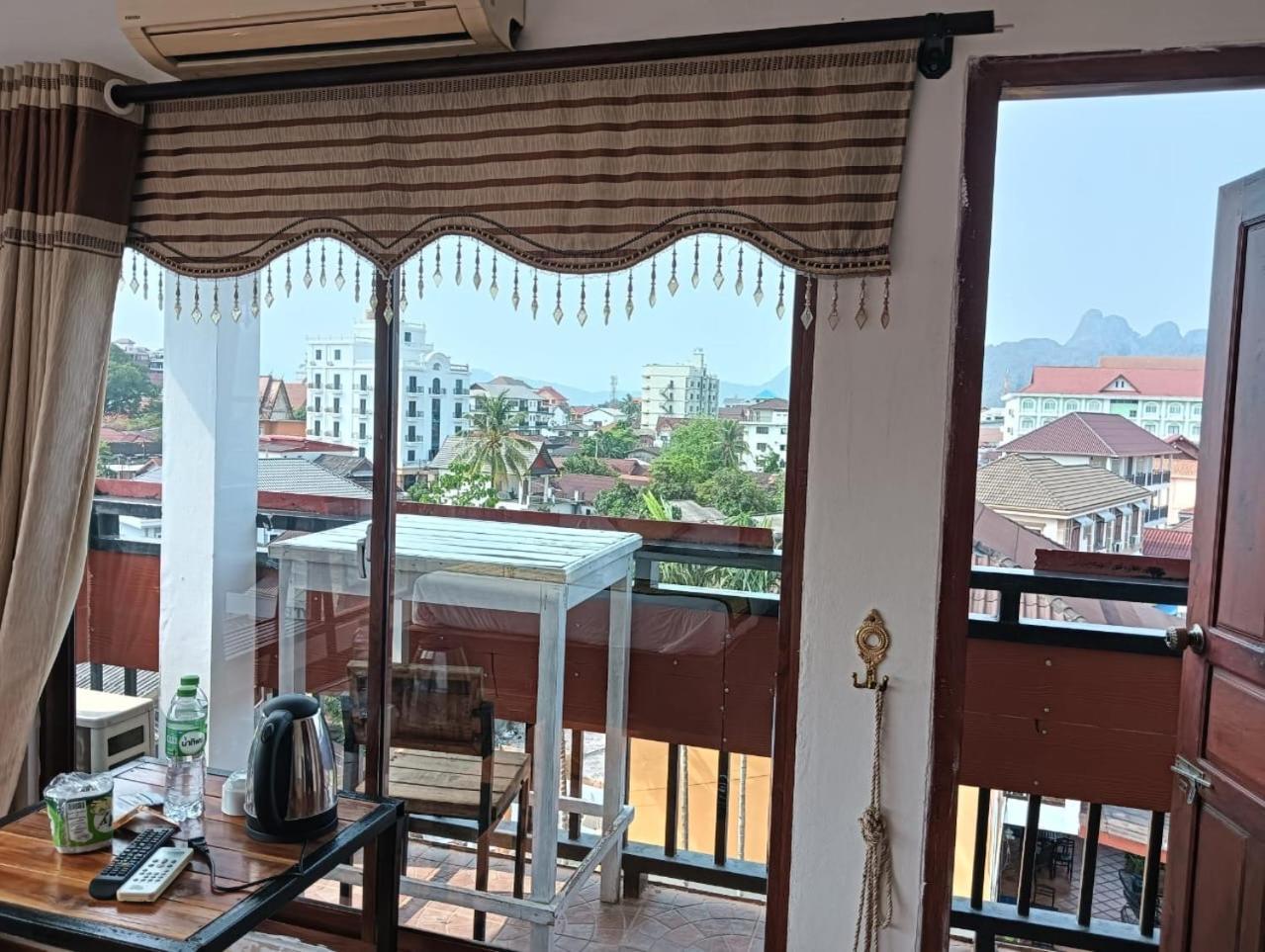 Bountang Riverside Hotel Vang Vieng Exterior photo